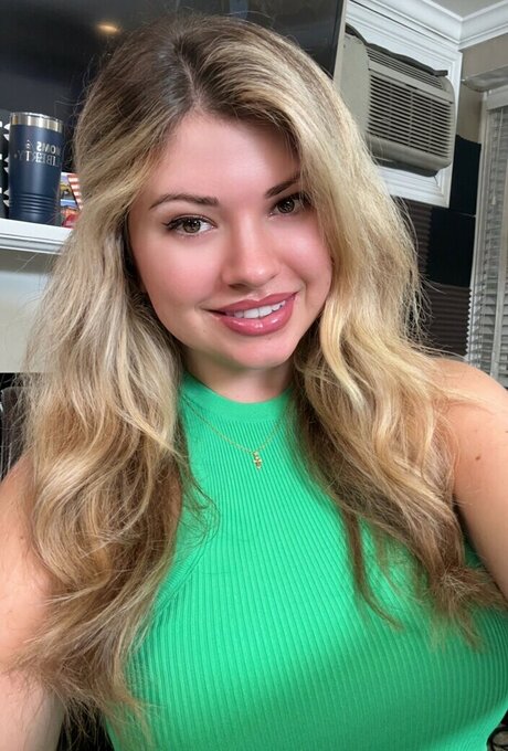 Natalie Winters sex actress img