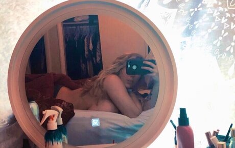 _arkansaslady model pornographic photo