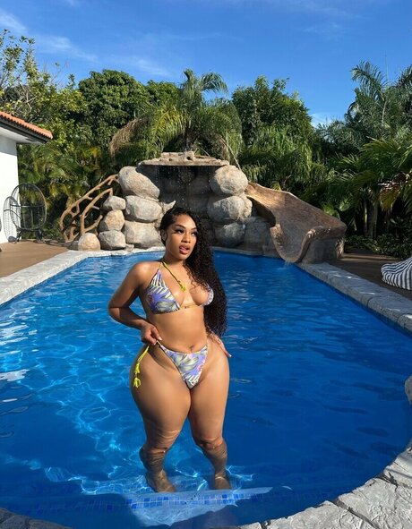 NyNyirene porn model pic