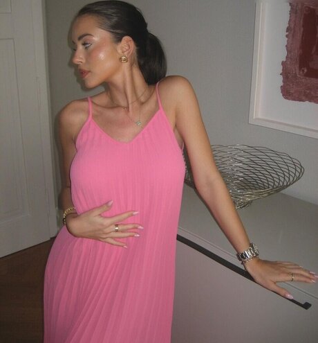 british blonde onlyfans hd photo