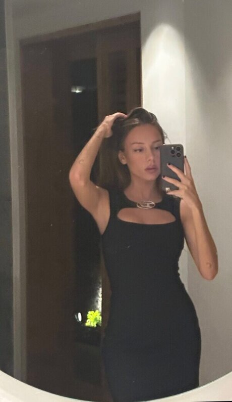 Ester Exp sito exclusive model galleries