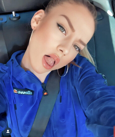 Ester Exp sito adult star img