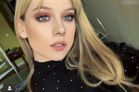 Ester Exp sito erotic actress picture