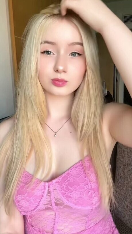 Dasha Gartman art star pic