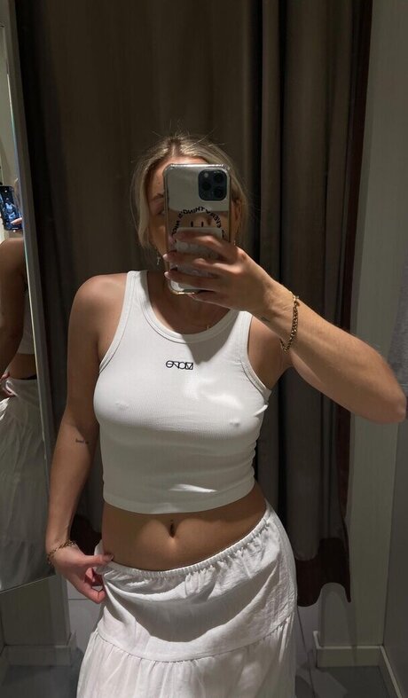 Lea Breuer nice actress gallery