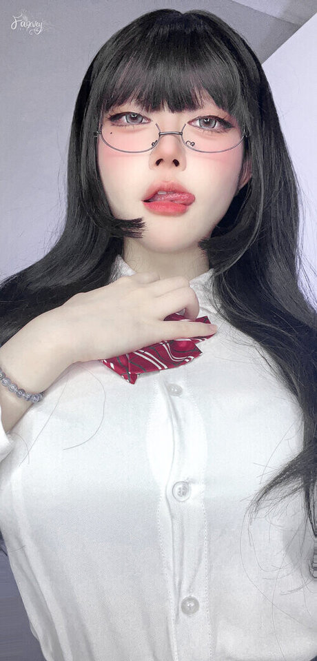 Faixvey erotic actress picture