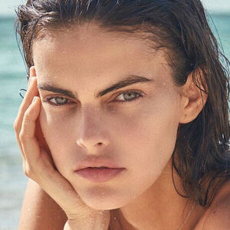 Kamila Hansen hot model image