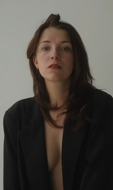 Iris Mareike Steen nude model images