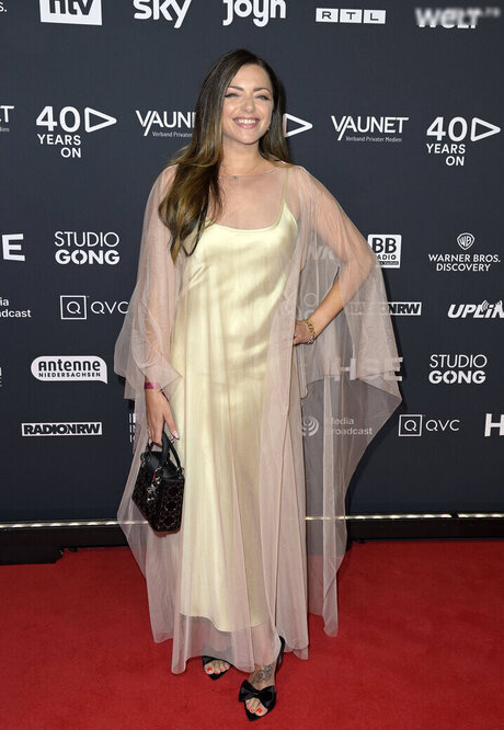 Anne Menden exclusive actress pic