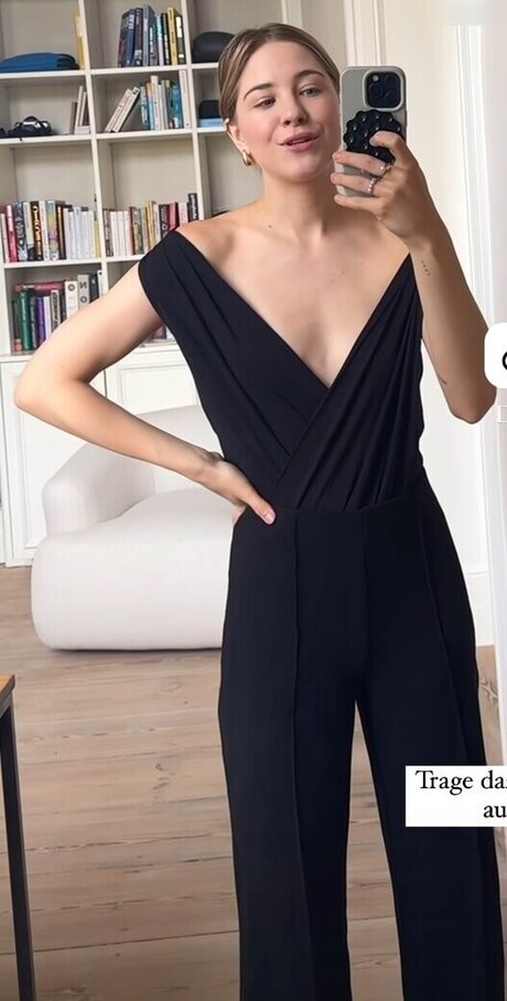 Diana zur L wen pornstar sexy images