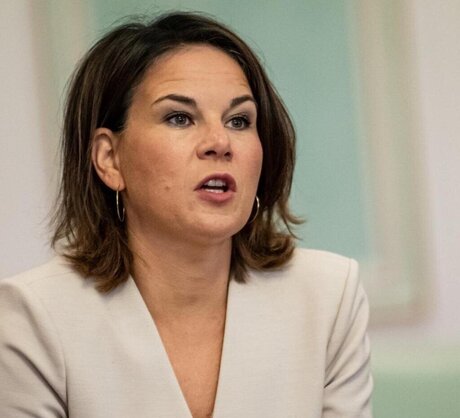 tattooed shemale onlyfans sexy pics