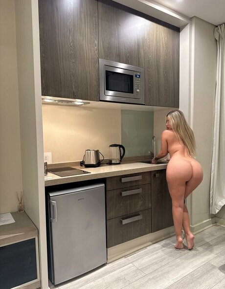 Love is alina_ exclusive pornstar pic