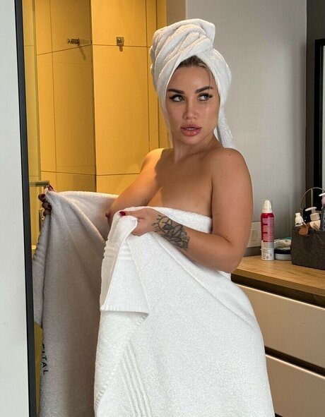 Love is alina_ nude pornstar pictures