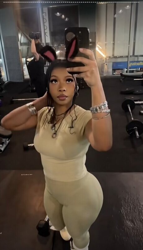 goldenbihxo model free pics