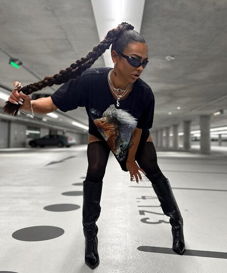 beauty girls onlyfans pornographic image