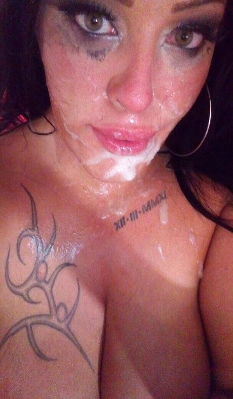 Ashley Cumstar model nude pics