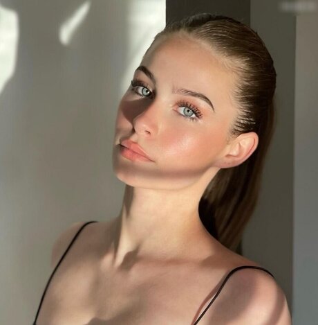 Kim Sara pornstar free pic