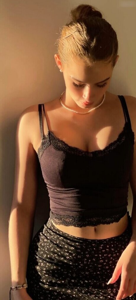 Kim Sara art pornstar pic