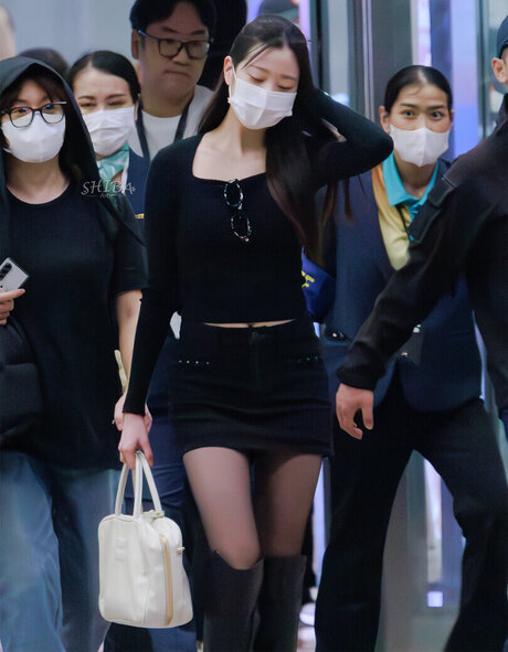 pregnant threesome onlyfans top pics