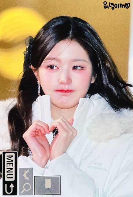 Jang Won young star adult pics