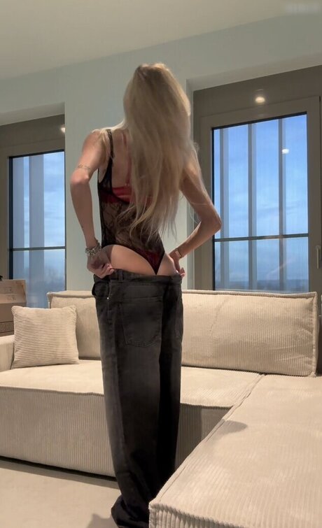 Lillimsr hot model pic