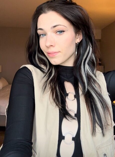 Facialize Me nudes star pics