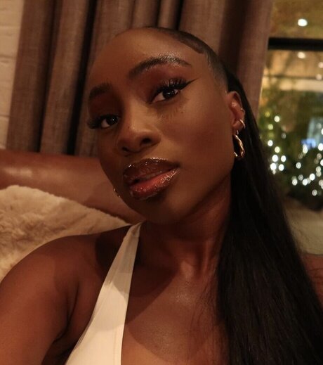 Facialize Me best actress picture