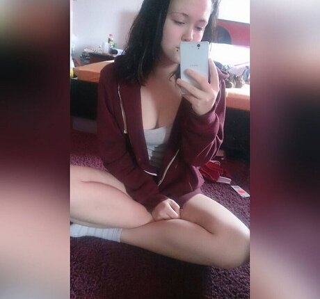 Laura Knoblauch exclusive model images