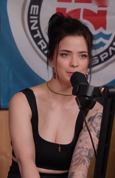 FreakinMagical nudes model pic