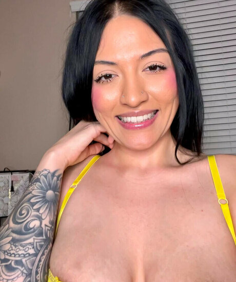 Theeonlybeezy model erotic img