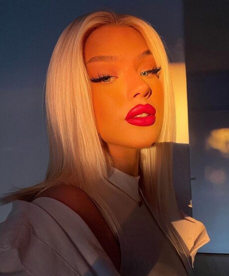 Elaine Victoria top model archive