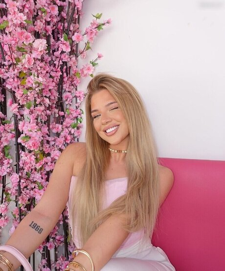 Elaine Victoria star art images