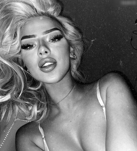 skinny milf onlyfans free sex picture