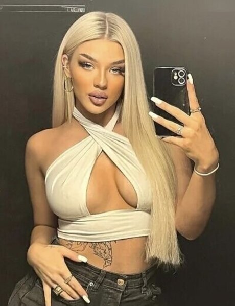 Elaine Victoria free actress img