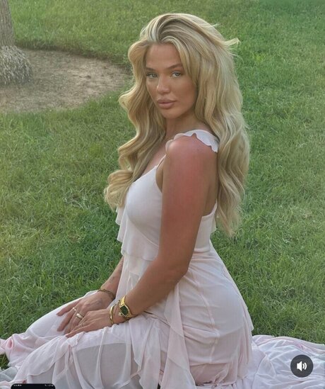 Elaine Victoria model free img