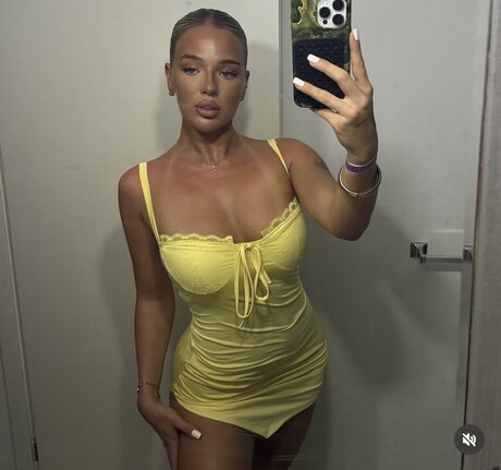 Elaine Victoria model erotic galleries