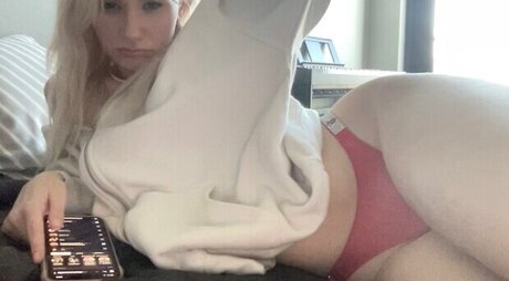 Elissa Beck pornstar top image