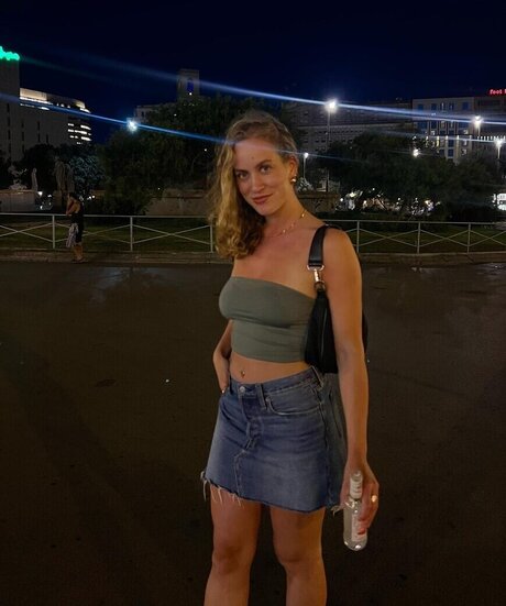 Justleo Photo Gallery