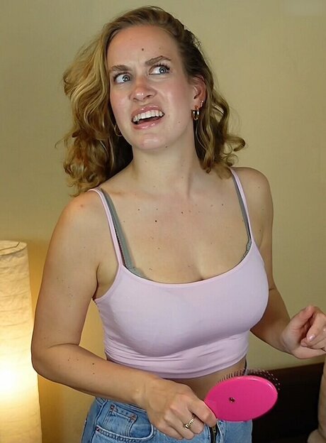 Justleo nice actress pic