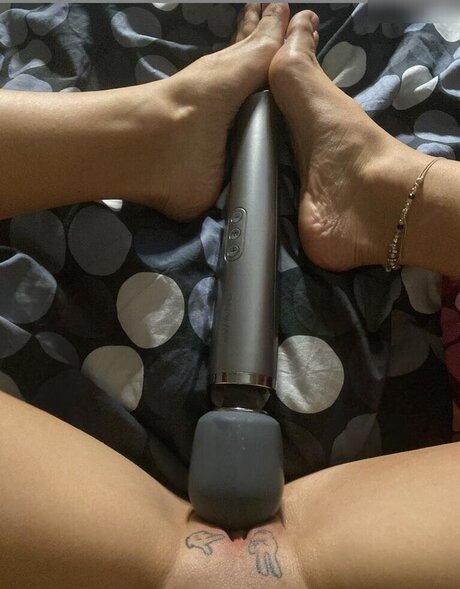 petite girls onlyfans hot sexy images