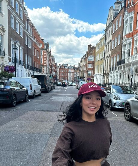 Bella Poarch hot actress pics