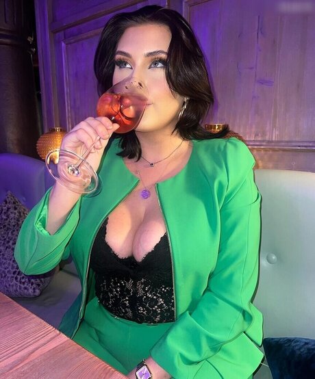 JohannaMuellner pretty model images