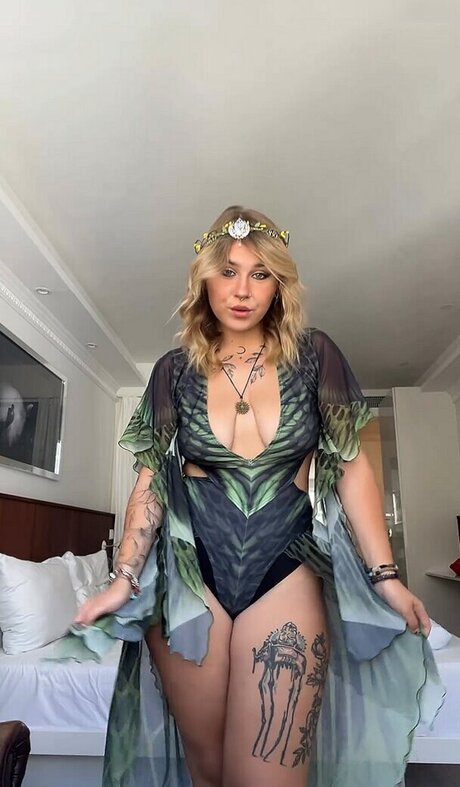 Viky kid pornstar exclusive pictures