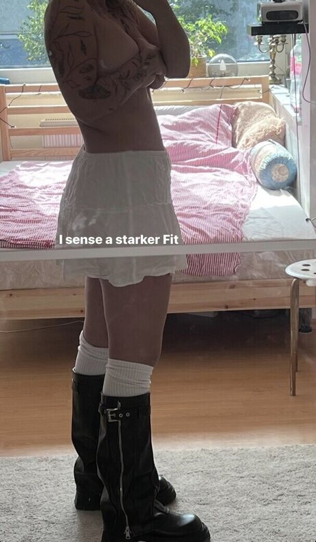 Viky kid pornographic model pics