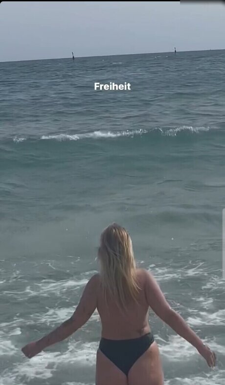 Viky kid exclusive pornstar img