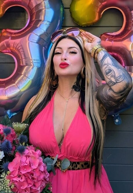 Lyn k44 art actress photo