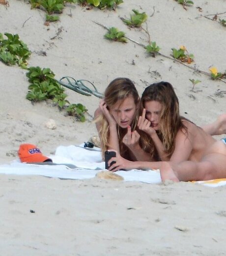 big tits mom onlyfans hot nude pic