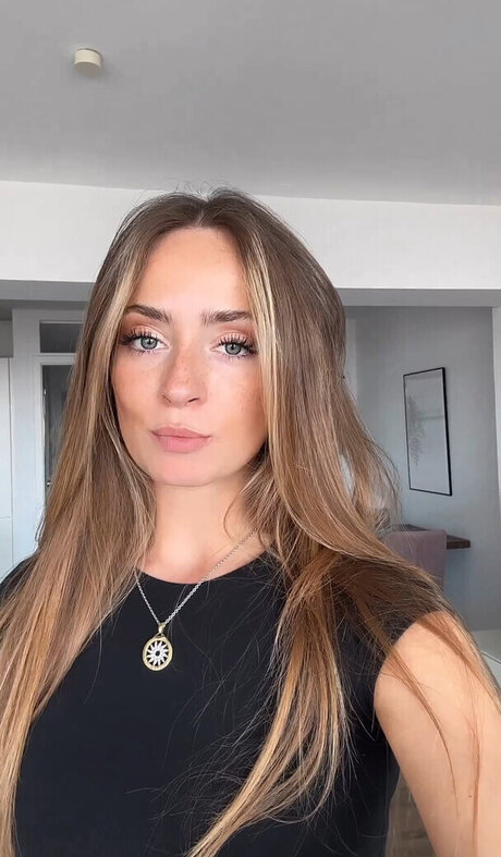 asian brunette onlyfans porn pic