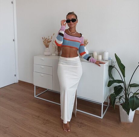 ebony smoking onlyfans naked images