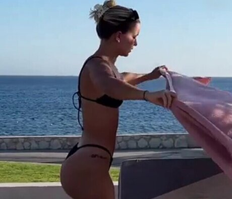 mirror selfie onlyfans naked pictures